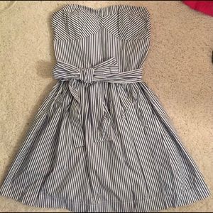 Abercrombie & Fitch Women’s Navy and White Stripped Strapless Dress Size M